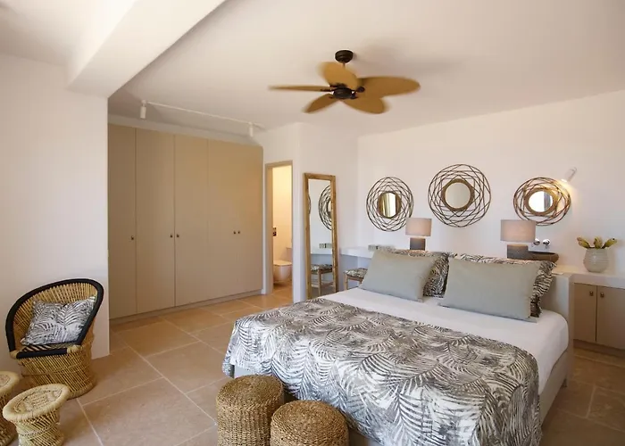 Absolute Paradise Tourlos *