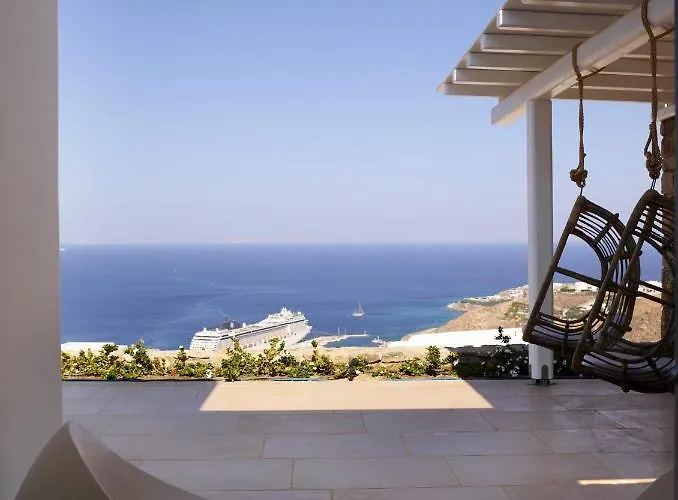 Absolute Paradise Tourlos