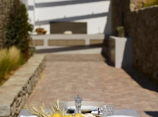 Absolute Paradise Tourlos *