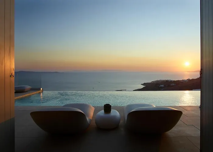 Absolute Paradise Tourlos